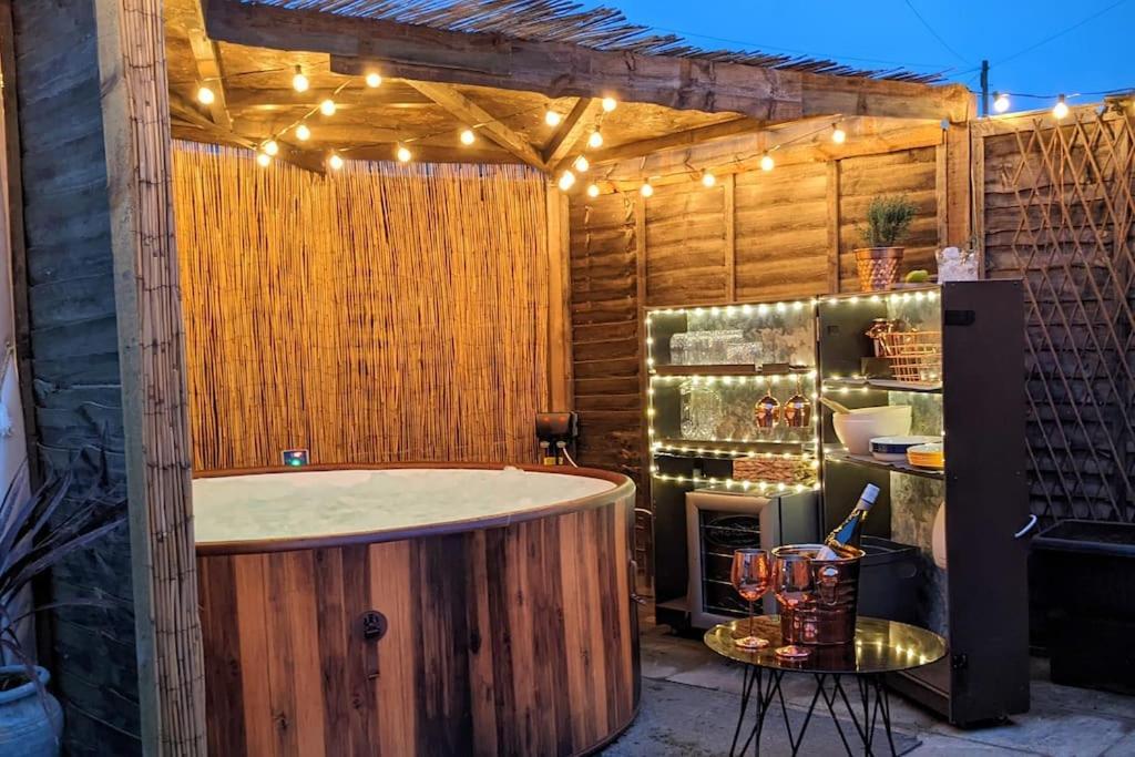 Baker'S Cottage, Urban Spa And Garden Bar イブシャム エクステリア 写真